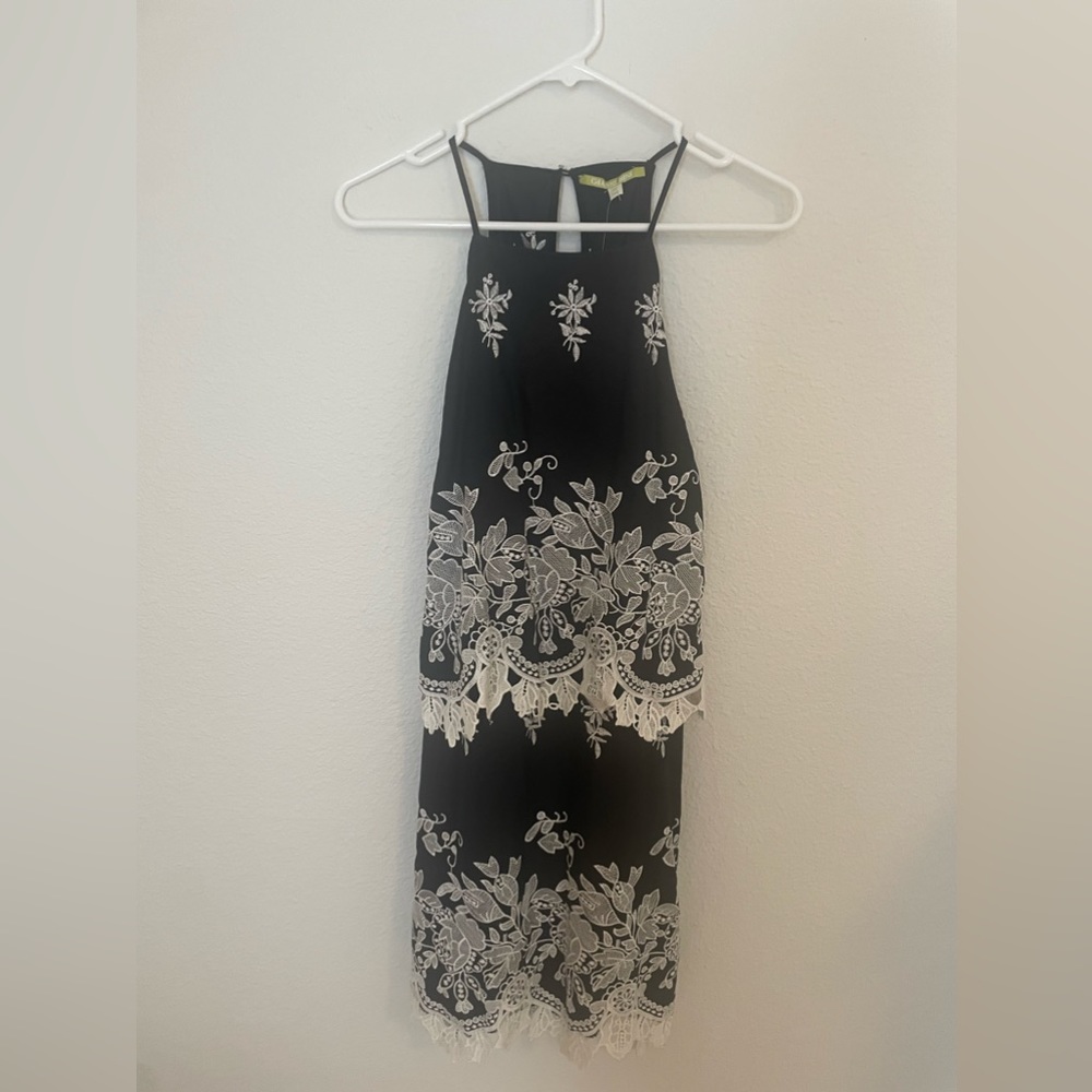 🏷️Gianni Bini | Open back lace women’s dress